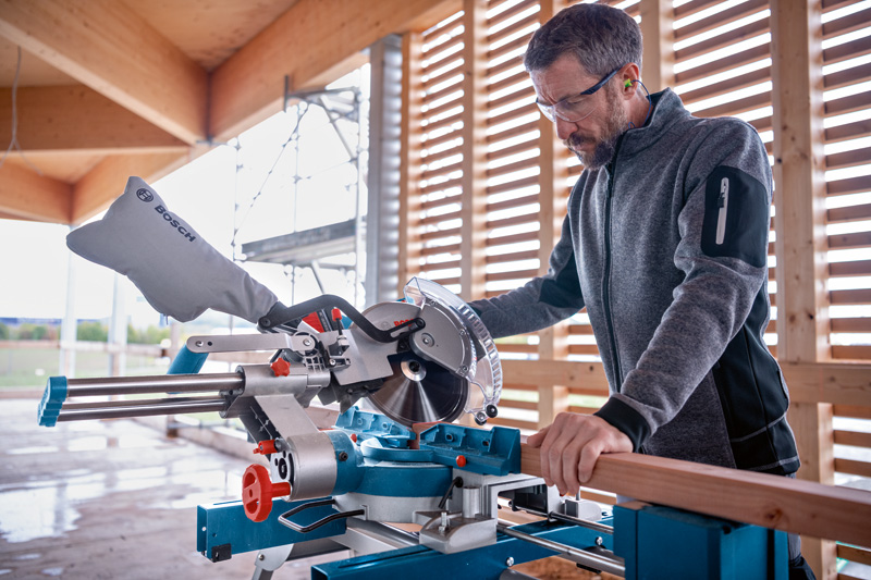 BOSCH Akku-Kapp- und Gehrungssäge BITURBO GCM 18V-254 D