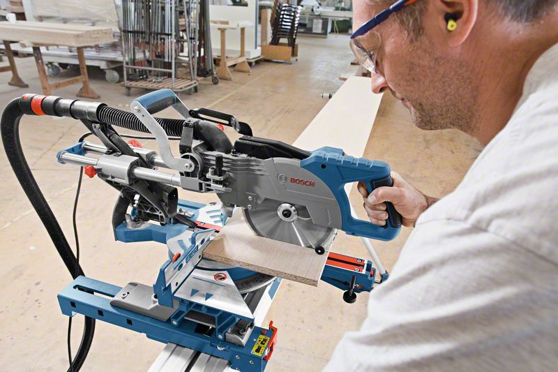 BOSCH Paneelsäge GCM 8 SJL, mit Kreissägeblatt 216 x 30 mm