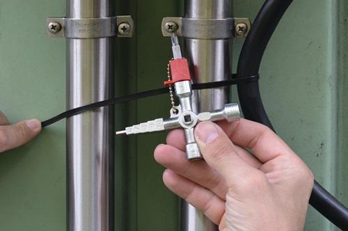 SCHUEBO Schaltschrankschlüssel 820 M03 13 Funktionen m.Bitadapter SCHUEBO SCHUEBO Schaltschrankschlüssel 820 M03 13 Funktionen m.Bitadapter SCHUEBO