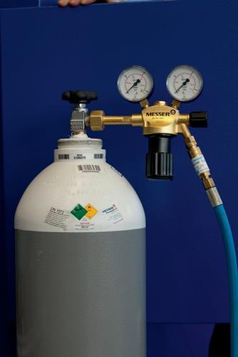 MESSER-CUTTING Flaschendruckminderer CONSTANT 2000 Argon/CO₂ 300bar 16l/min W30x2-D.15.9/20.1