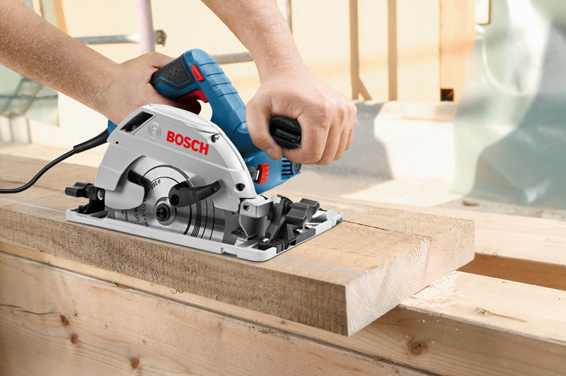 BOSCH Handkreissäge GKS 55+ GCE + FSN 1400