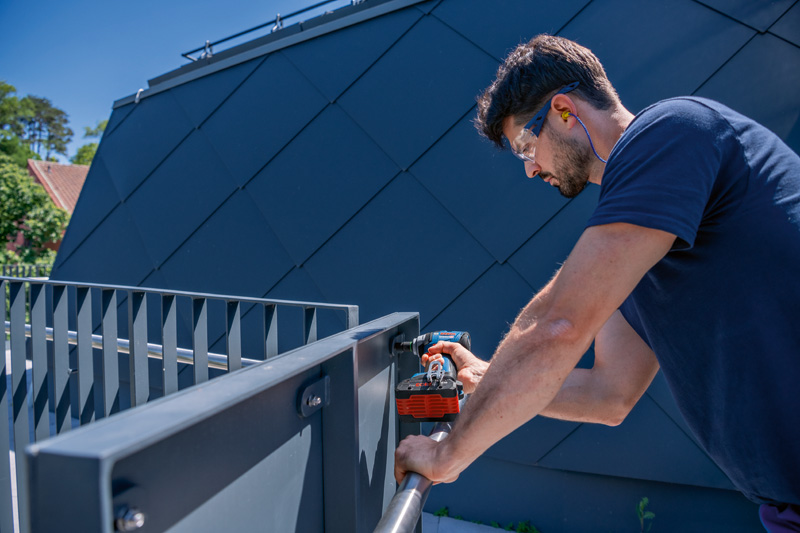 BOSCH Akku-Drehschlagschrauber GDS 18V-330 HC, L-BOXX 136, 2 x Akku ProCORE18V 4.0Ah