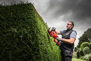 MILWAUKEE M18™ FUEL™ Akku-Heckenschere 60 cm M18FHET60G2-0