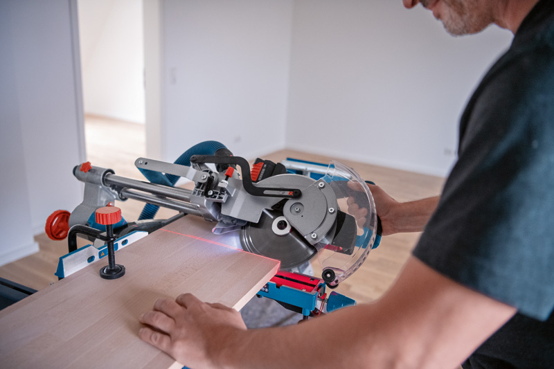 BOSCH Akku-Kapp- und Gehrungssäge BITURBO GCM 18V-216 D